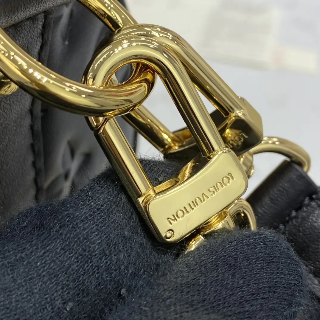 embossed lambskin speedy bandouliere 22 m58631 11