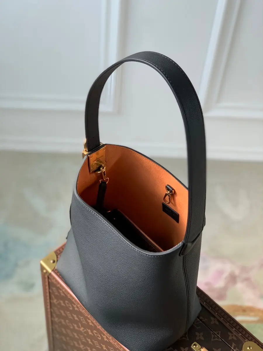 leather low key hobo pm bag black m23532 black 5 leather low key hobo pm bag black m23532 black 5