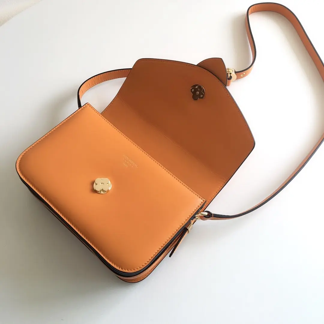 lv circle lv pont 9 gold m55946 5 lv circle lv pont 9 gold m55946 5