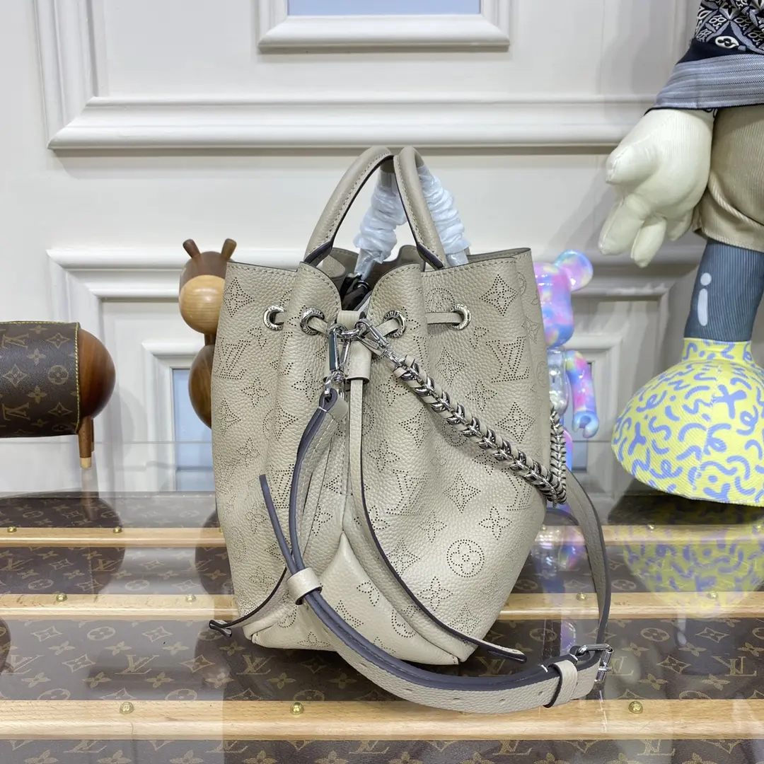 mahina calf bella tote m59203 10