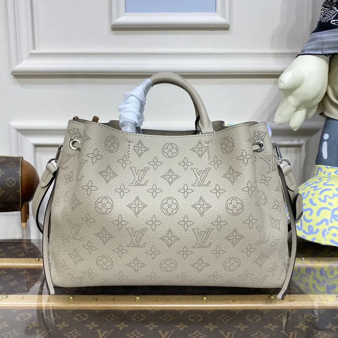 mahina calf bella tote m59203 4